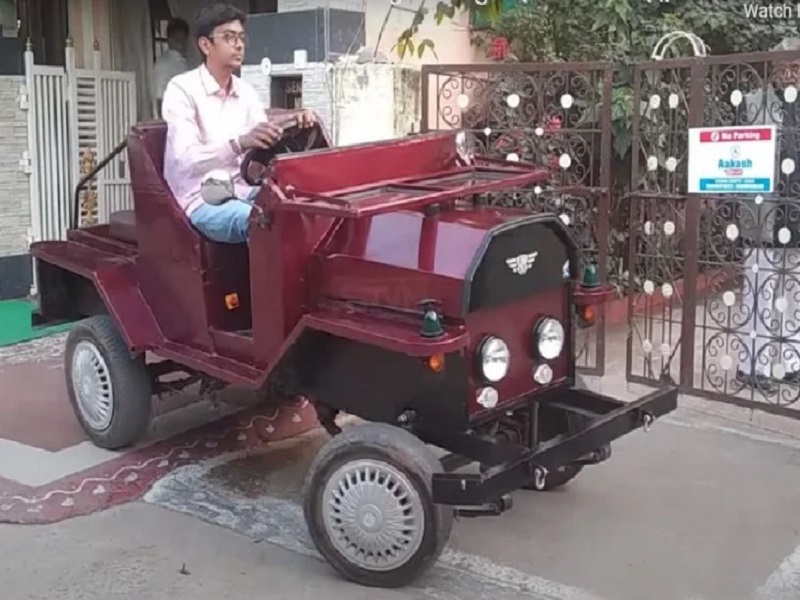 Engineering Student Himanshu Bhai Patel In Sagar Madhya Pradesh Made A Electric Car That Runs 185 Km | Electric Car : मध्य प्रदेशातील विद्यार्थ्याने बनवली सर्वात स्वस्त इलेक्ट्रिक कार, अवघ्या 30 रुपयांत धावते 185 किमी!