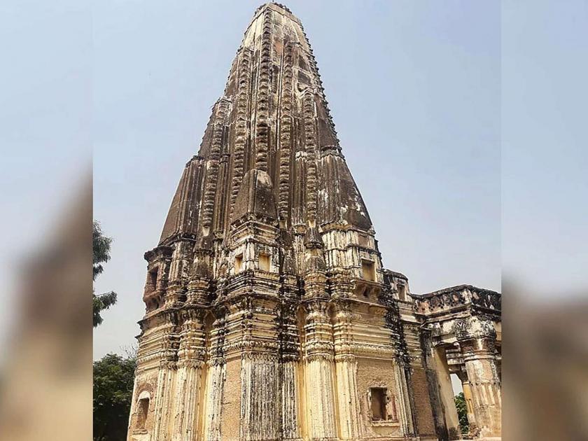 thousand years old historic temple closed for 72 years in pakistan started worship? | पाकमध्ये हजारो वर्षं जुनं बंदावस्थेतील ऐतिहासिक मंदिर 72 वर्षांनंतर हिंदूंसाठी खुलं