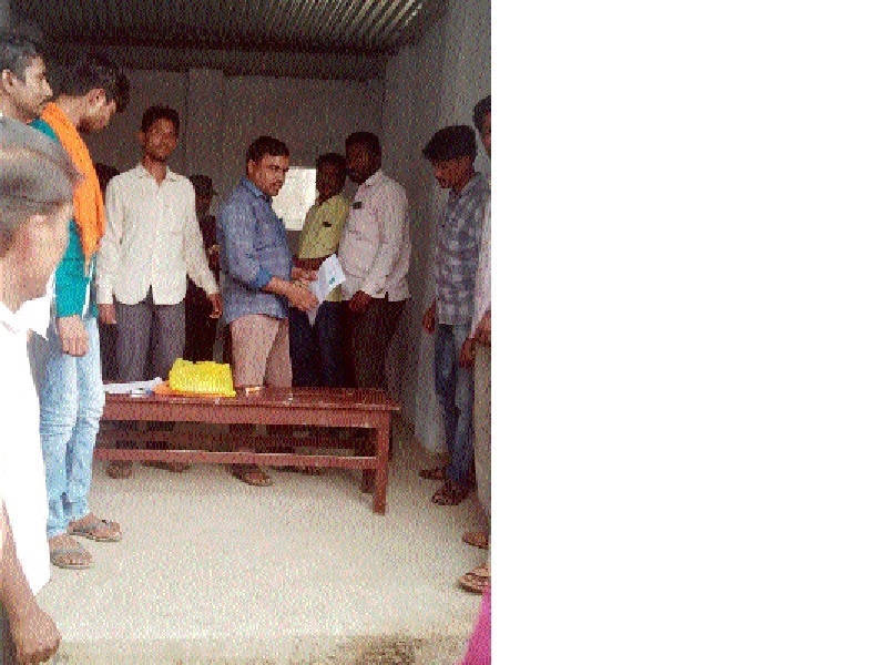 1122 workers registering in Hingoli district 'Atal Vishwakarma Yojna' | ‘अटल विश्वकर्मा योजनेत’ हिंगोली जिल्ह्यातील ११२२ कामगारांची नोंदणी
