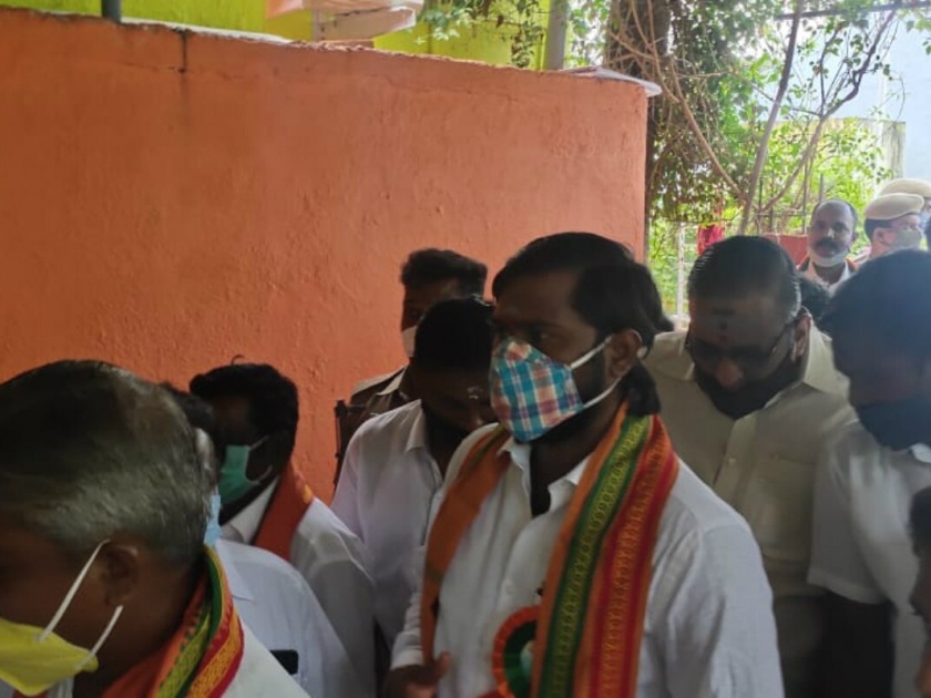 history sheeter tries to join bjp in presence of tamil nadu party chief flees after seeing cops | भाजपात प्रवेश करणार होता हिस्ट्रीशीटर, पोलिसांना पाहताच ठोकली धूम