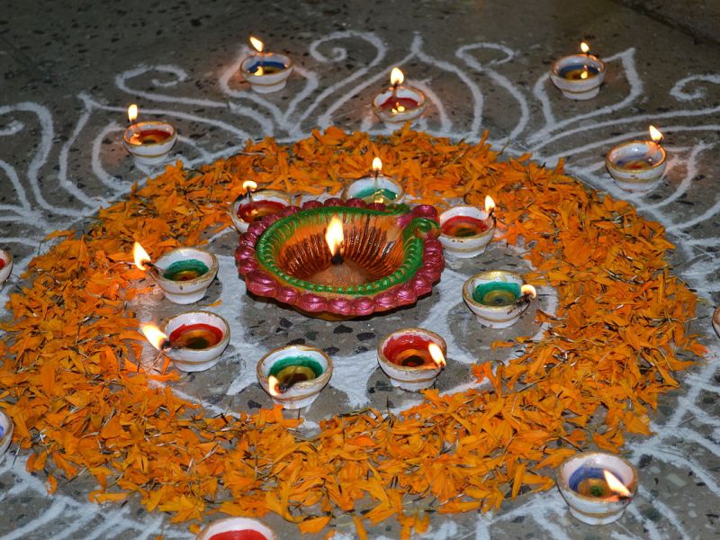 Celebrate Diwali with HIV-positive | एचआयव्ही बाधितांबरोबर दिवाळी साजरी