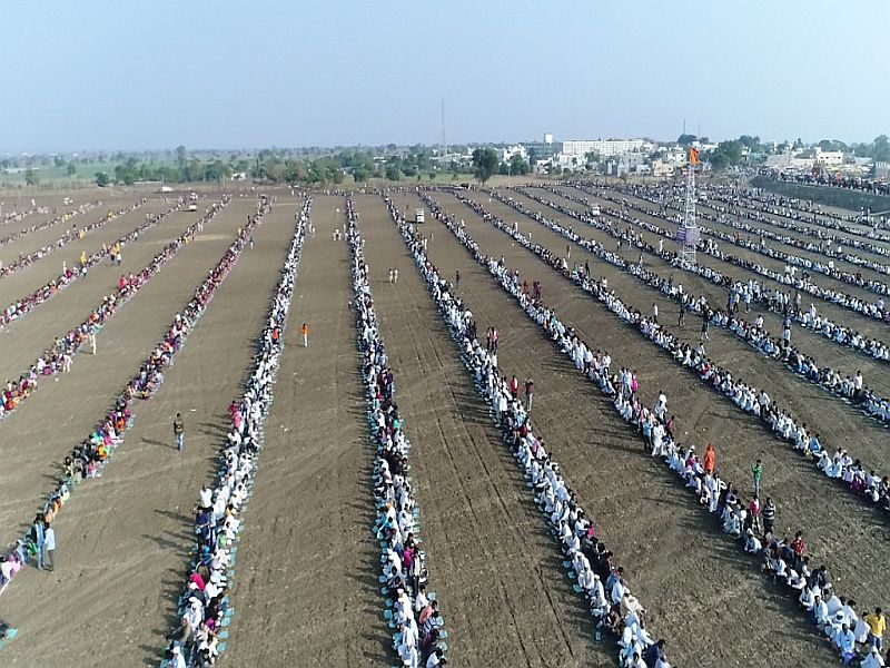 151 quintals Purabji for 2.5 lakh devotees | अडीच लाख भाविकांची महापंगत, १५१ क्विंटल पुरीभाजीसह महाप्रसादाचा लाभ