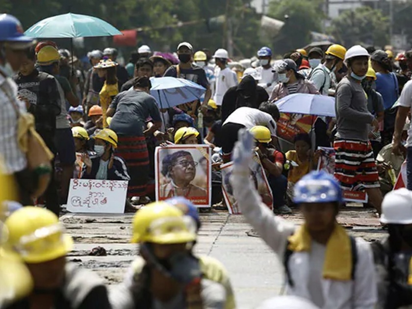 Security forces killed 51 protesters in Myanmar after set fire of Chinese factory | Myanmar: म्यानमारमध्ये रक्तरंजित रविवार; चिनी कंपनीला जाळल्याने आंदोलकांवर लष्कराचा गोळीबार, 51 ठार