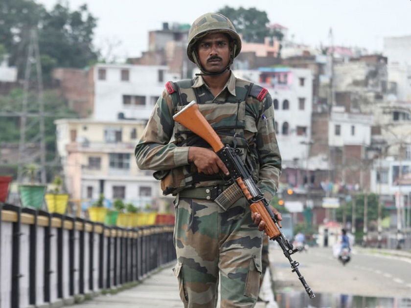 Indian Army: Threat to Indian military arsenal depot from encroachments, illegal' buildings | Indian Army: पाक, चीन नाही! भारतीय सैन्याच्या शस्त्र भांडाराला देशातूनच धोका; अतिक्रमणांनी वेढले