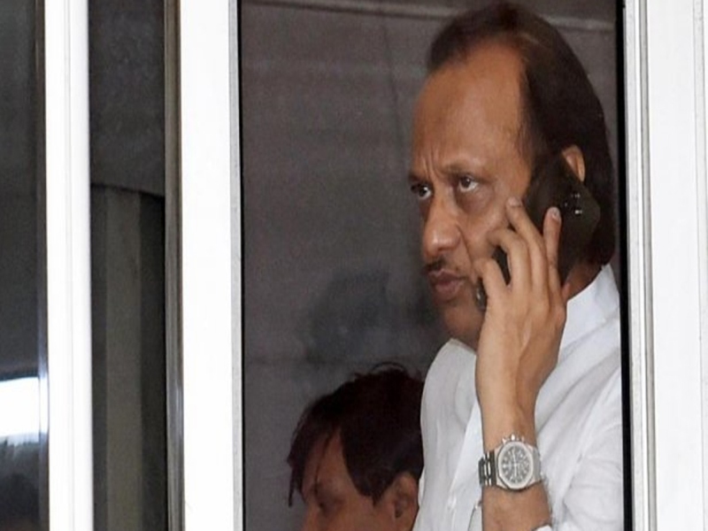 I am talking Ajit Pawar; 20 lakh ransom demanded using Deputy Chief Minister's phone | मी अजित पवार बोलतोय; उपमुख्यमंत्र्यांच्या फोनचा वापर करून मागितली २० लाखांची खंडणी