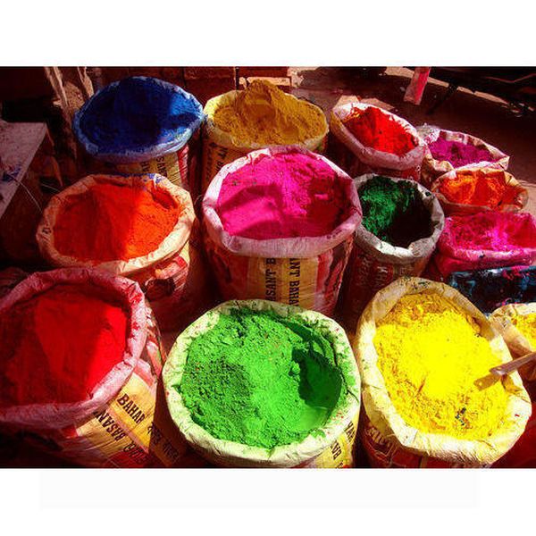 Colour Trade stalled due to Lockdown: Paint unfaces | टाळेबंदीमुळे व्यापार ठप्प : रंग विक्रेत्यांच्या चेहऱ्यावरील उडाले रंग