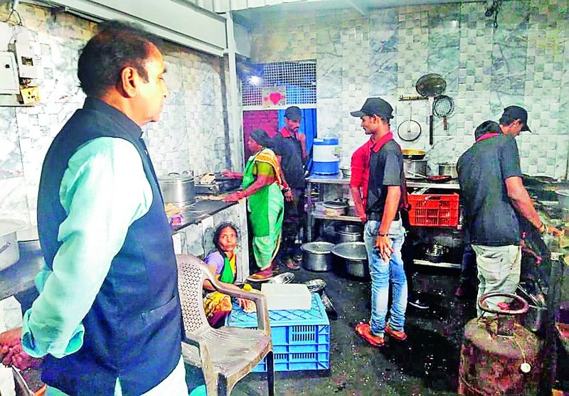 Home Minister praises scandalous action in Nagpur | गृहमंत्र्यांच्या नागपुरातील धडाकेबाज कारवाईचे कौतुक 