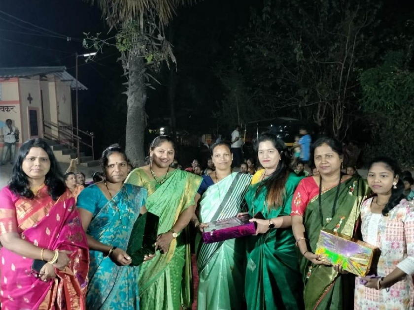 Organized Home Minister program in tribal area of aarey coloney mumbai | आरेच्या आदिवासी पाडयात रंगला खेळ होम मिनिस्टरचा