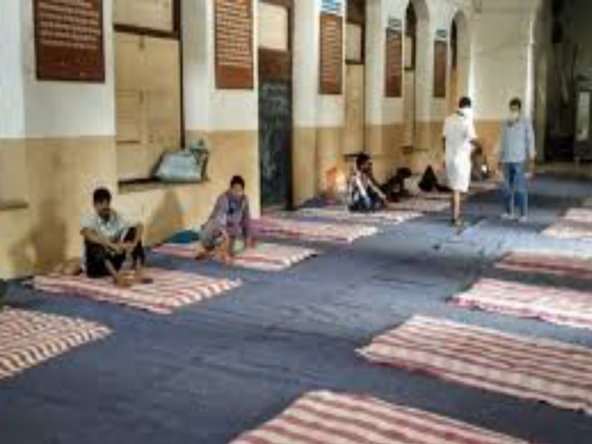 coronavirus: Gogate school in Pune has become home for 153 homeless people rsg | coronavirus : पुण्यातील गाेगटे शाळा झाली 153 बेघरांचे निवासस्थान