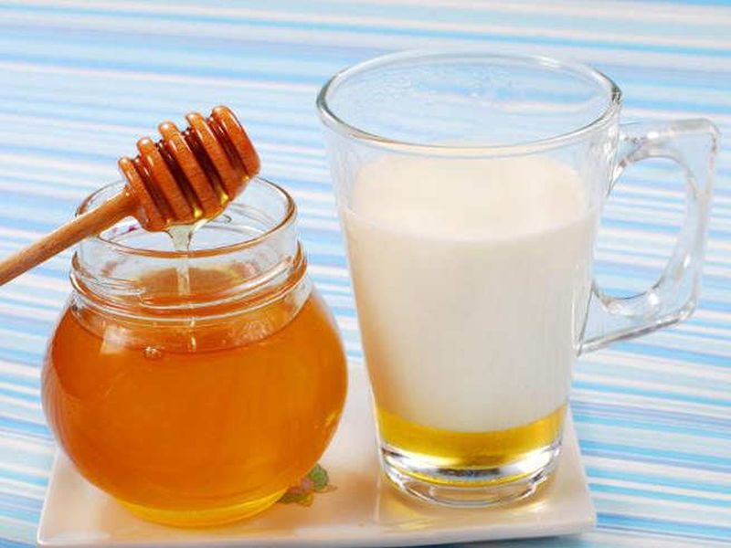 Mixing honey with warm things is dangerous | गरम पाण्यासोबत मधाचं सेवन करणं पडू शकतं महागात!