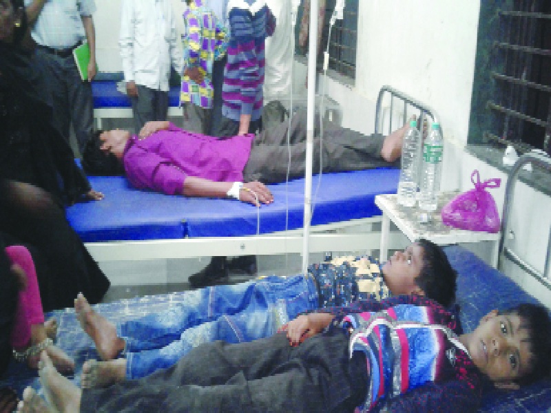 300 people get poisoning from Biryani in Mudkhed city | मुदखेड शहरात बिर्याणीतून ३०० जणांना विषबाधा