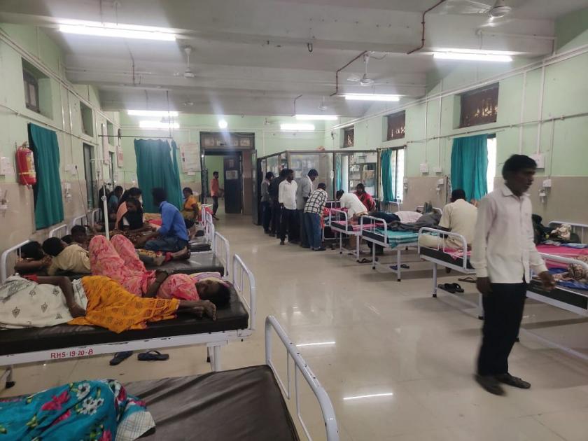Women, children poisoned by food, health of 50 women and children deteriorated, treated at Savana Rural Hospital | जेवणातून महिला, बालकांना विषबाधा, ५० महिलांसह बालकांची प्रकृती खालावली, सवना ग्रामीण रुग्णालयात उपचार