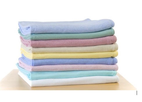 Demand for Solapuri towels, sheets and bedsheets from hospitals across the country | देशभरातील हॉस्पिटलकडून सोलापुरी टॉवेल, चादरी अन् बेडशीटला मागणी