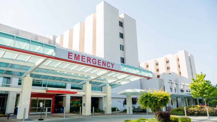 Notice to 28 hospitals for closure of services; Warning to seal | सेवा बंद ठेवल्याबद्दल सोलापुरातील २८ रुग्णालयांना नोटिसा; सील ठोकण्याचा दिला इशारा 