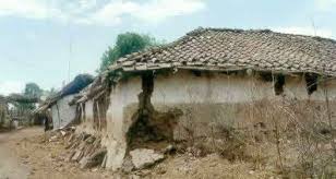 Stormy monsoon rains in Akola district; 286 home losses! | अकोला जिल्ह्यात वादळी पावसाचा तडाखा; २८६ घरांचे नुकसान !