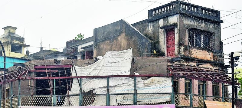 Municipal corporation is not responsible if house collapse! | घर पडल्यास मनपा जबाबदार नाही!