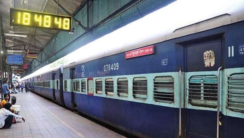 Howrah-Mumbai, Howrah-Ahmedabad trains will now run daily | हावडा-मुंबई, हावडा-अहमदाबाद विशेष गाड्या आता दररोज धावणार