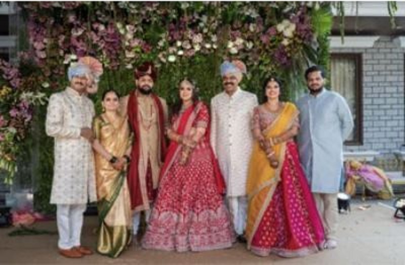 Hrishikesh Datar-Akanksha Ladkat grand wedding ceremony held in Pune | हृषिकेश दातार-आकांक्षा लडकत भव्य विवाह सोहळा संपन्न