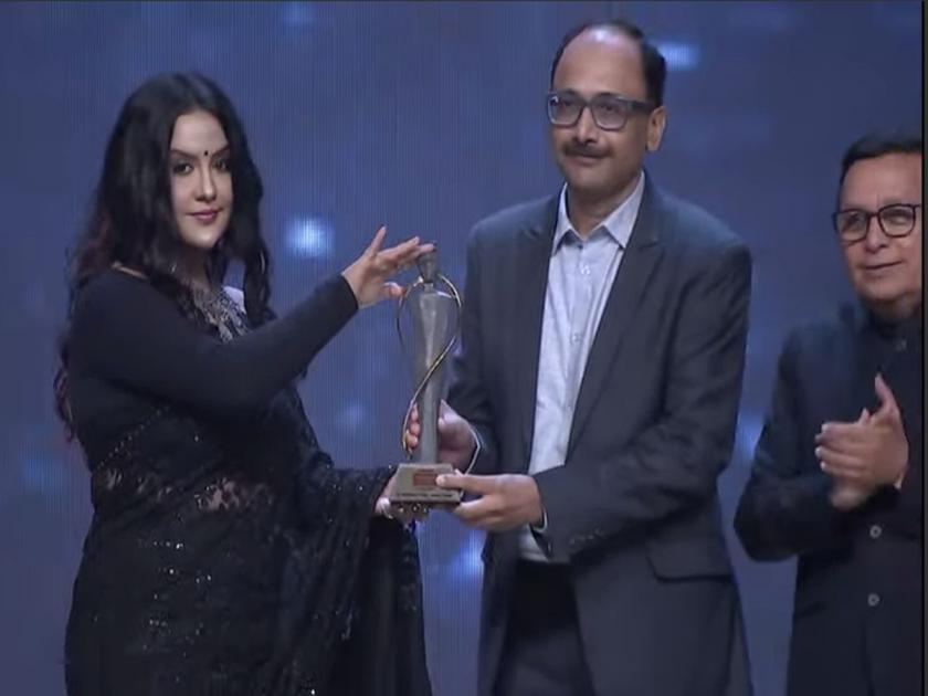 Dr. who saved the lives of newborns. Rishikesh Thackeray honored with 'Lokmat Maharashtrian of the Year' award | LMOTY 2022: नवजात शिशूंचा जीव वाचवणाऱ्या डॉ. ऋषीकेश ठाकरेंचा 'लोकमत महाराष्ट्रीयन ऑफ द इयर' पुरस्काराने सन्मान