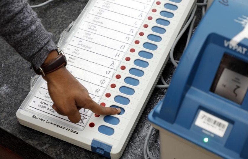 Maharashtra Election 2019: Feel doubt about EVM ?; MNS Released Video for Candidate | Maharashtra Election 2019: ईव्हीएमवर वाटतेय शंका?; तर उमेदवारांनो, घ्या 'अशी' काळजी
