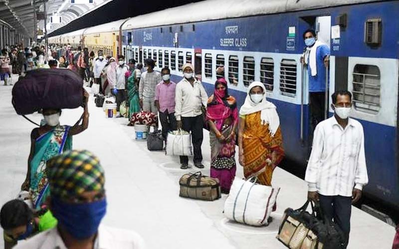 30,000 workers of Central Railway reached 35,000 foreign homes by train. | मध्य रेल्वेच्या ३० श्रमिक ट्रेनद्वारे पोहोचले ३५ हजार परप्रांतीय स्वगृही..