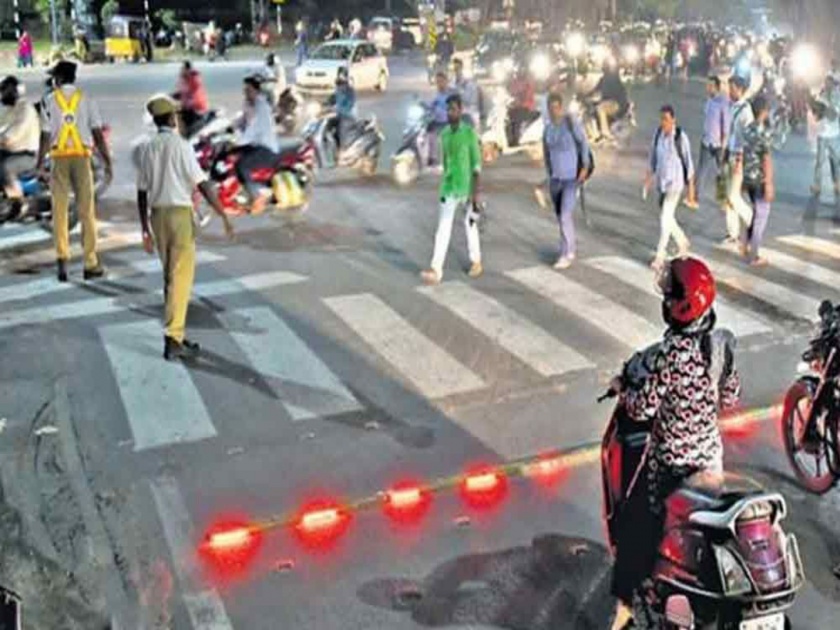 Will there be a signal like Hyderabad in Pune ? | हैद्राबादसारखा सिग्नल पुण्यात हाेणार का ?