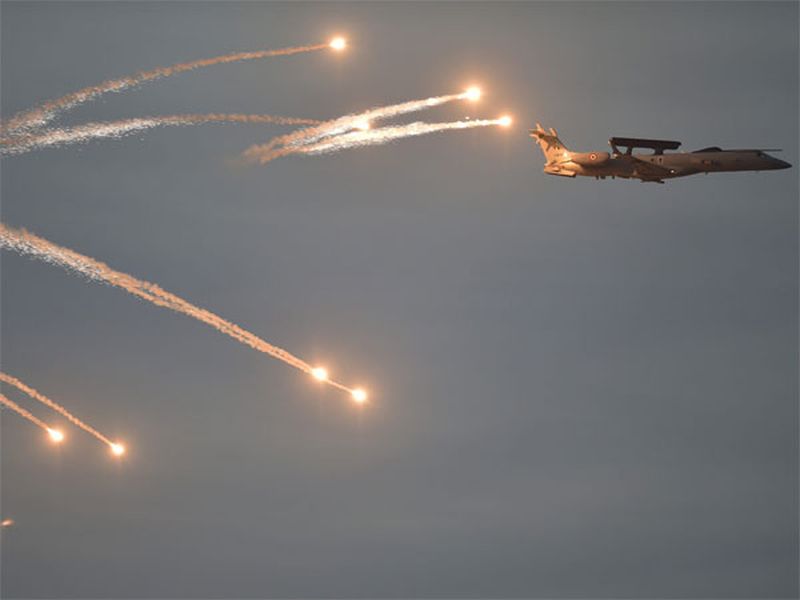Indian Air Strike on Pakistan Pakistani Civilian Exposes Pakistani Army Claim | Indian Air Strike on Pakistan: ...अन् पाकिस्तानी नागरिकांनीच केला त्यांच्या सैन्याचा पोपट!
