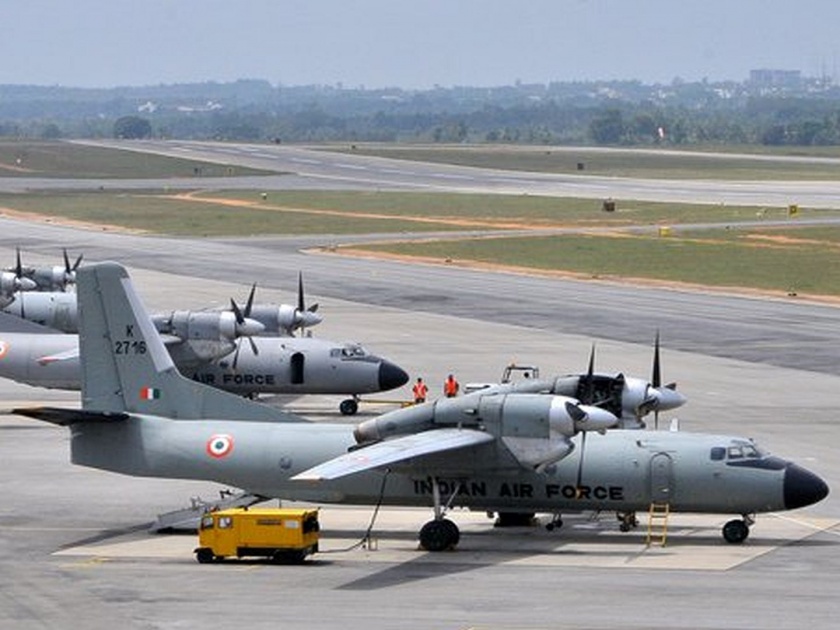 IAF bases in Srinagar, Awantipora have been put on high alert at orange level | जैशचे 8 ते 10 दहशतवादी आत्मघाती हल्ल्याच्या तयारीत, सीमारेषेवरील हवाईतळांवर ऑरेंज अलर्ट