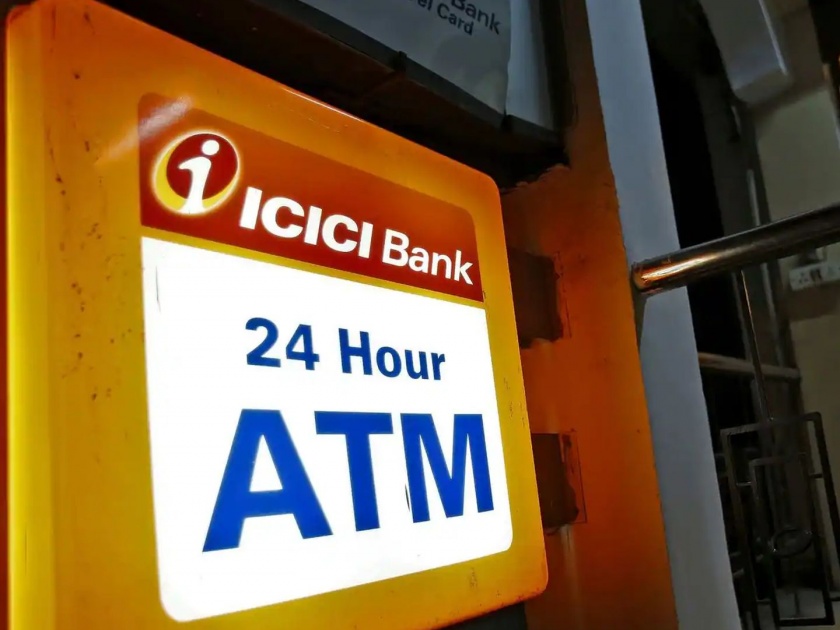 76,000 withdrawl using a card stuck in an ATM solapur crime fraud news | असेही फसले जाल! एटीएममध्ये अडकलेल्या कार्डचा वापर करून ७६ हजार लाटले