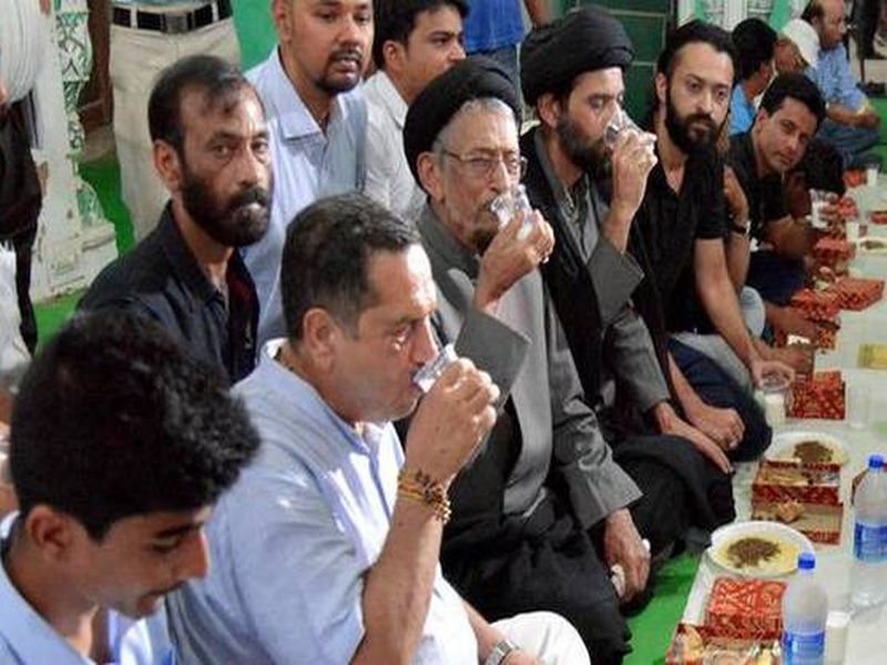 rss to host its first iftar party in mumbai diplomats from islamic countries and bollywood stars invited | आरएसएस मुंबईत पहिल्यांदाच देणार इफ्तार पार्टी