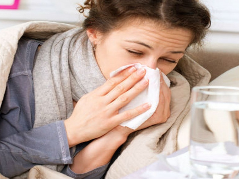 Winter Health Tips : Dust allergy causes and symptoms, prevention by experts | घरात राहूनही होऊ शकते धुळीच्या एलर्जीची समस्या; तज्ज्ञांनी सांगितली लक्षणं अन् बचावाचे उपाय 