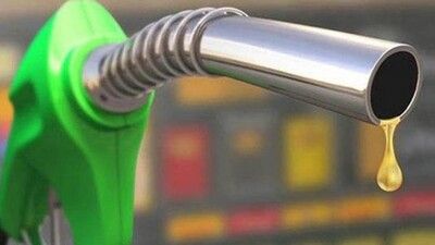 Life 'locked' petrol price hike 'unlocked'! An increase of Rs 84 per liter in 30 years !! | आयुष्य ‘लॉक’ पेट्रोल दरवाढ ‘अनलॉक’! ३० वर्षांत लिटरमागे ८४ रुपयांची वाढ!!