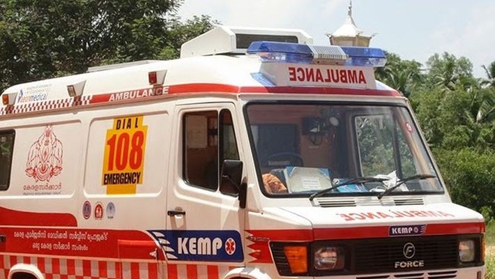 The ambulance of the health department became a lifeline | आरोग्य विभागांची रुग्णवाहिका ठरली जीवनदायिनी