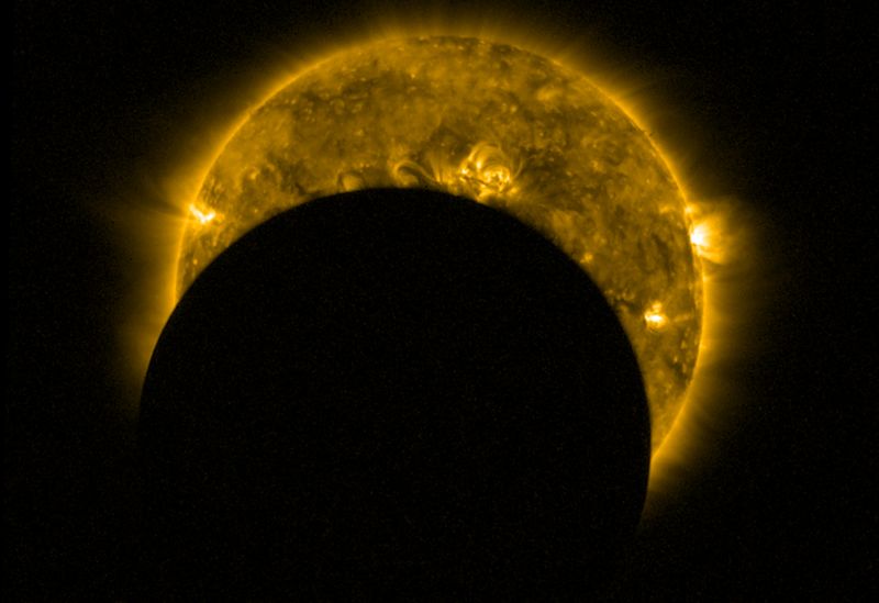 Rare bracelet-like solar eclipse on June 21 | २१ जूनला दुर्मिळ कंकणाकृती सूर्यग्रहण
