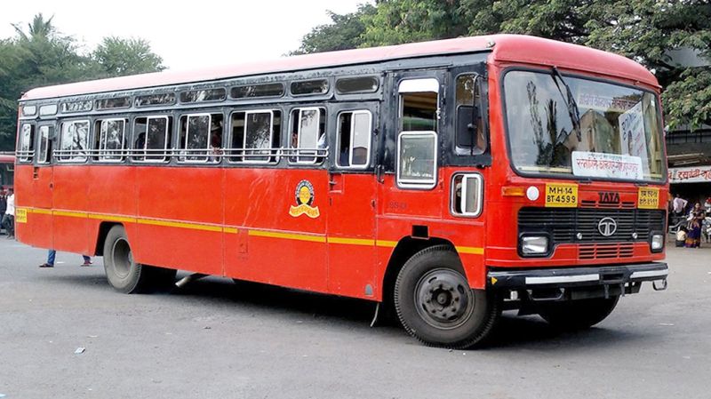 The wheels of the st bus in Gondia district stopped | Corona Virus in Gondia; गोंदिया जिल्ह्यातील लालपरीची चाके थांबली