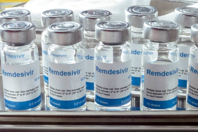 4,000 injections sold for 18,000; Ahmednagar: Remedicivir injection filed against both | चार हजारांच्या इंजेक्शनची 18 हजाराला विक्री; दोघांविरोधात गुन्हा दाखल