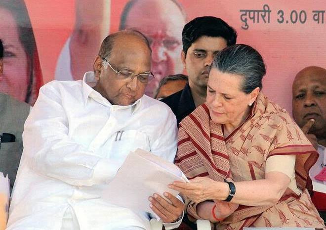 Maharashtra Election, Maharashtra Government: Congress ready to join Shiv Sena; Sonia Gandhi approves after Pawar's meet? | Maharashtra Government: शिवसेनेसोबत जाण्यास काँग्रेस तयार; पवारांच्या भेटीनंतर सोनिया गांधींची मंजुरी?   