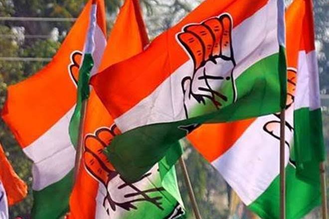 Maharashtra Election 2019: Two opinion in Congress over supporting Shiv Sena; What will be the math of power? | महाराष्ट्र निवडणूक २०१९: शिवसेनेला पाठिंबा देण्यावरुन काँग्रेसमध्ये दोन मतप्रवाह; काय असणार सत्तेचं गणित? 