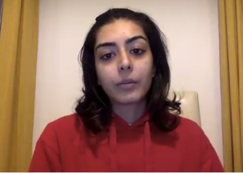 Pak politician daughter slams Pak army | VIDEO - पाकिस्तानी लष्कराची लाज वाटते, पाकिस्तानी नेत्याच्या मुलीनेच काढली घाण