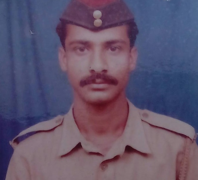 Death of policeman of police recruitment in Jalgaon | जळगाव येथे पोलीस भरतीच्या ड्युटीला असलेल्या पोलिसाचा मृत्यू 