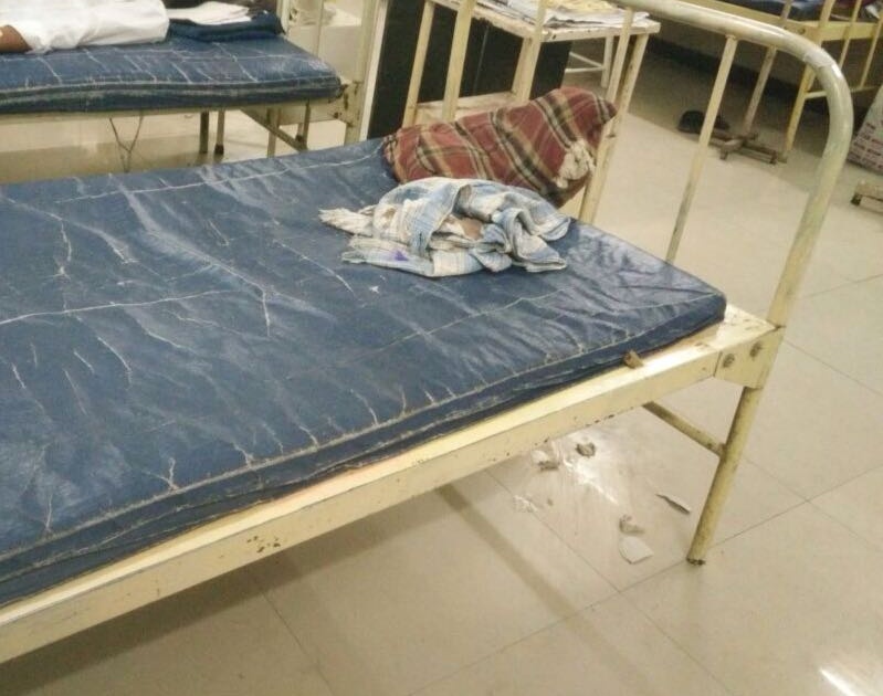 After attempting to commit suicide, fleeing from Beed District Hospital after Atal Offenders | आत्महत्येचा प्रयत्न फसल्यानंतर अट्टल गुन्हेगाराचे बीड जिल्हा रुग्णालयातून पलायन