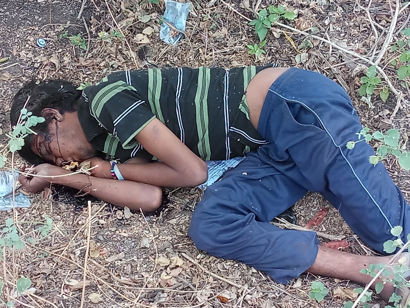 Junk's body found in Shivaji Park in Jalgaon city | जळगाव शहरातील शिवाजी उद्यानात आढळला तरुणाचा मृतदेह