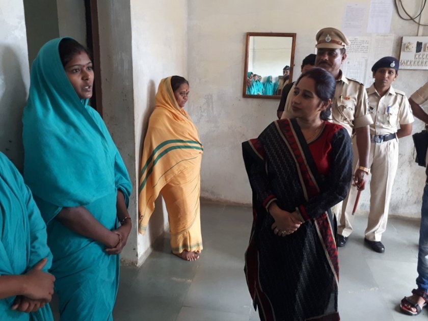 Kolhapur: Attempts at the government's level to see women prisoners 'Ambabai' at the government level | कोल्हापूर : महिला कैद्यांना ‘अंबाबाई’च्या दर्शनासाठी शासन स्तरावर प्रयत्न