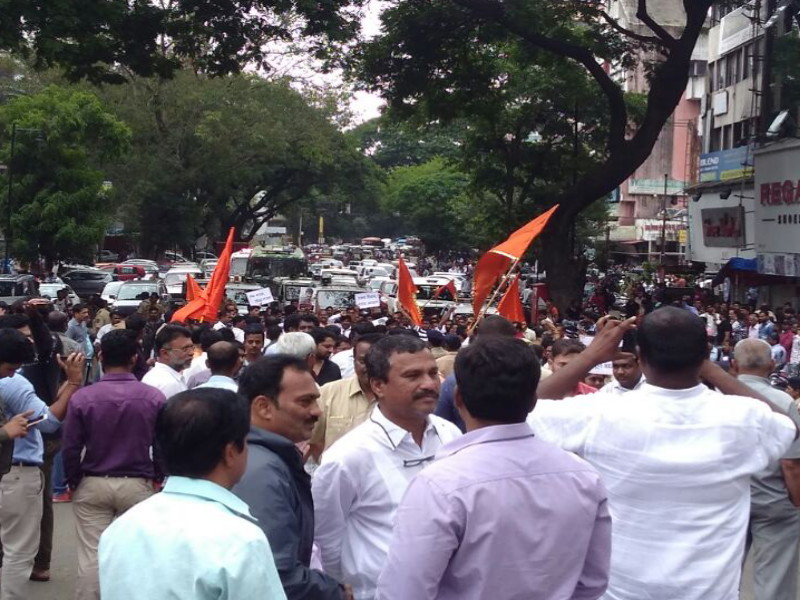 Maratha community rally in Pune, to demand Maratha reservation | Maratha Kranti Morcha आरक्षणाच्या मागणीसाठी पुण्यात मराठा समाजाची रॅली 