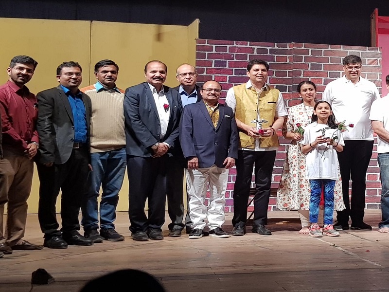 Artists from England won by Aurangabadkar's mind | इंग्लंडहून आलेल्या कलावंतांनी जिंकली औरंगाबादकरांची मने
