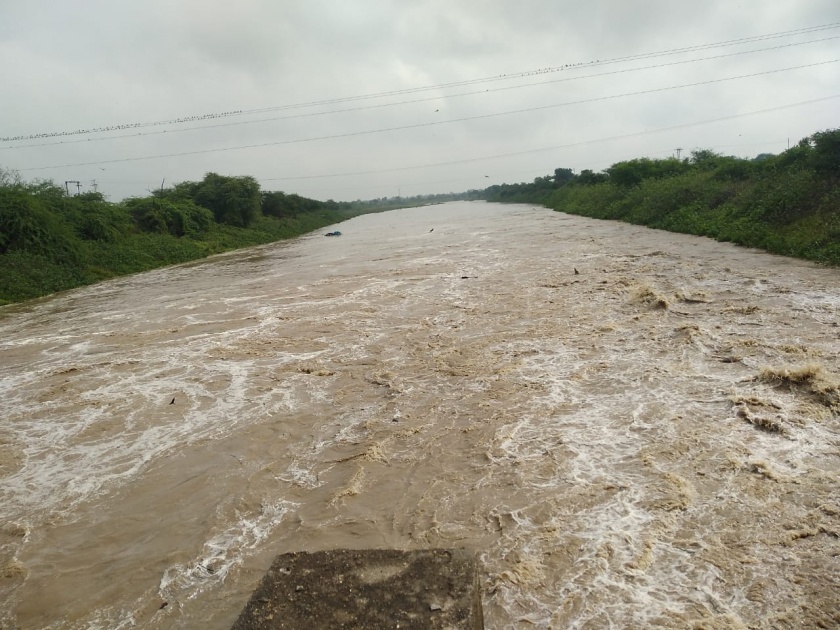 Heavy rains in 11 revenue boards in Jalna | जालन्यातील ११ महसूल मंडळात अतिवृष्टी; दुधना,केळना नदीला आला पूर