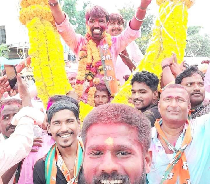 Malshiras Election Results 2019: Ram Satpute vs Uttam jankar, Maharashtra vidhan sabha election Results 2019 | जानकरांचे १६ हजारांचे मताधिक्य तोडत भाजपचे राम सातपुते विजयी