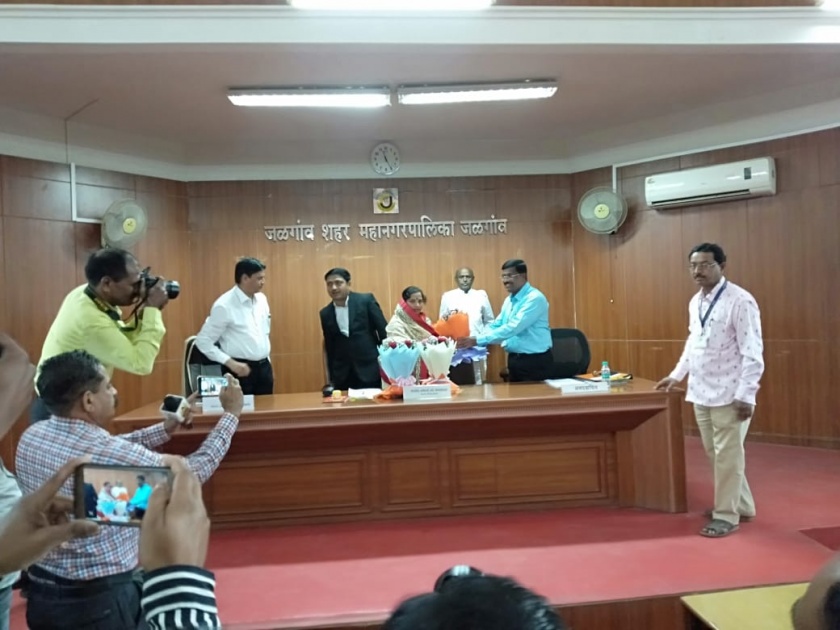 Bharati Sonawane elected unopposed as mayor | भारती सोनवणेंची महापौरपदी बिनविरोध निवड