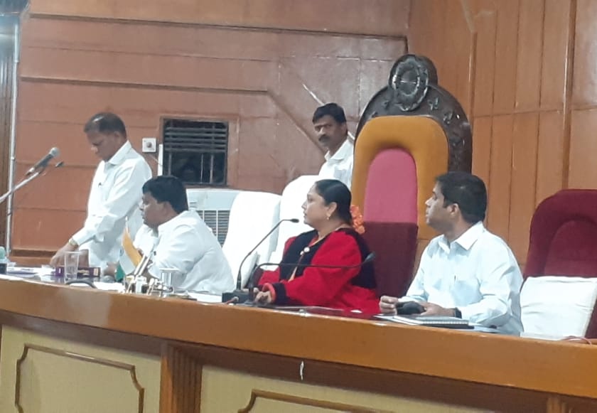 Solapur Municipal House Tahkub on tender management case | निविदा मॅनेज प्रकरणावरून सोलापूर महापालिकेची सभागृह तहकूब
