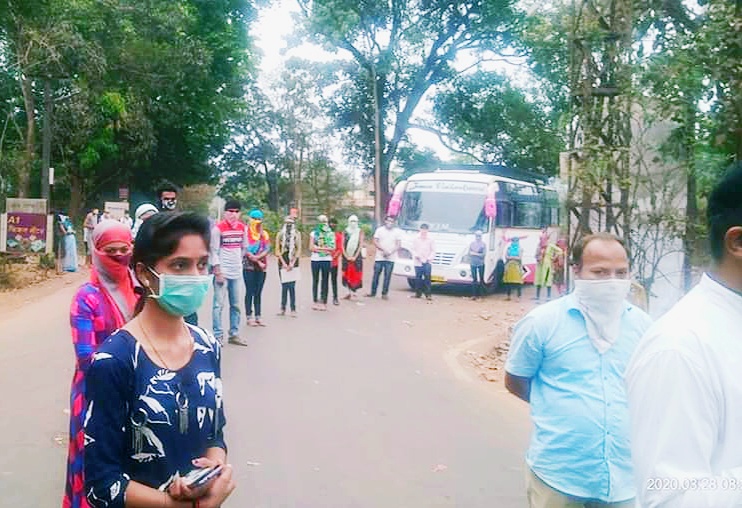 coronavirus: 35 youth who trapped in Goa due to lockdown return in sindhudur | coronavirus : लॉकडाऊनमुळे गोव्यात अडकलेले ३५ युवक-युवती सिंधुदुर्गात परतले